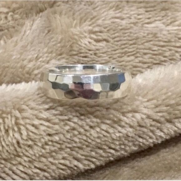 Sterling Silver Hammered Finish 925 Single Band Ring Size 7 - Picture 2 of 9